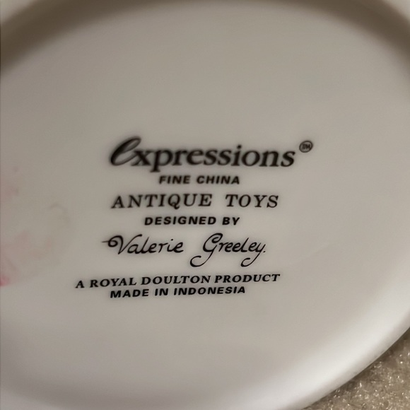 Expressions fine China Antique Toys mug by Valerie Greeley - Picture 5 of 5